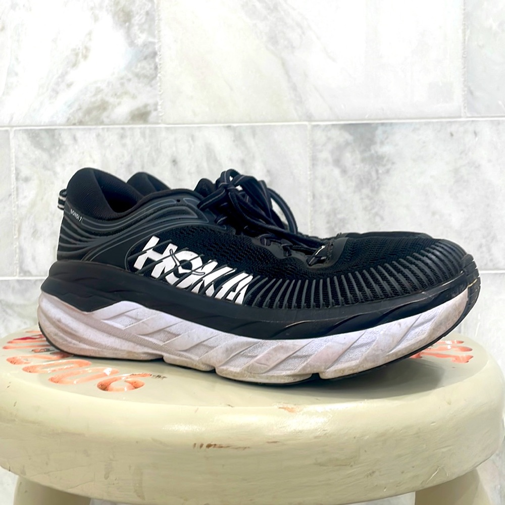 Hoka Bondi 7 sneakers- good condition size 8.5 US